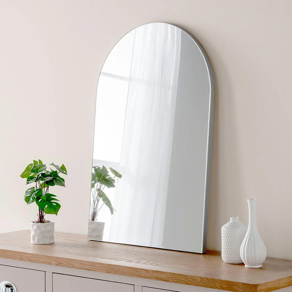 Simple arched wall mirrror