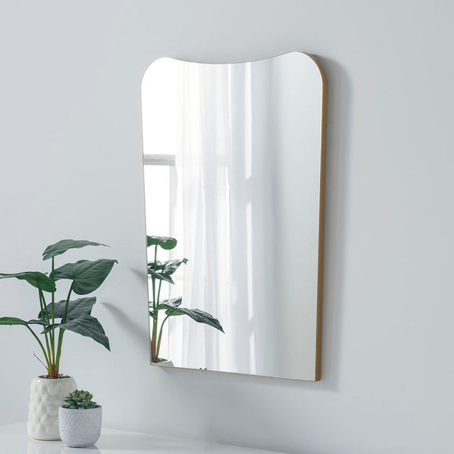 Irregular curved mirror